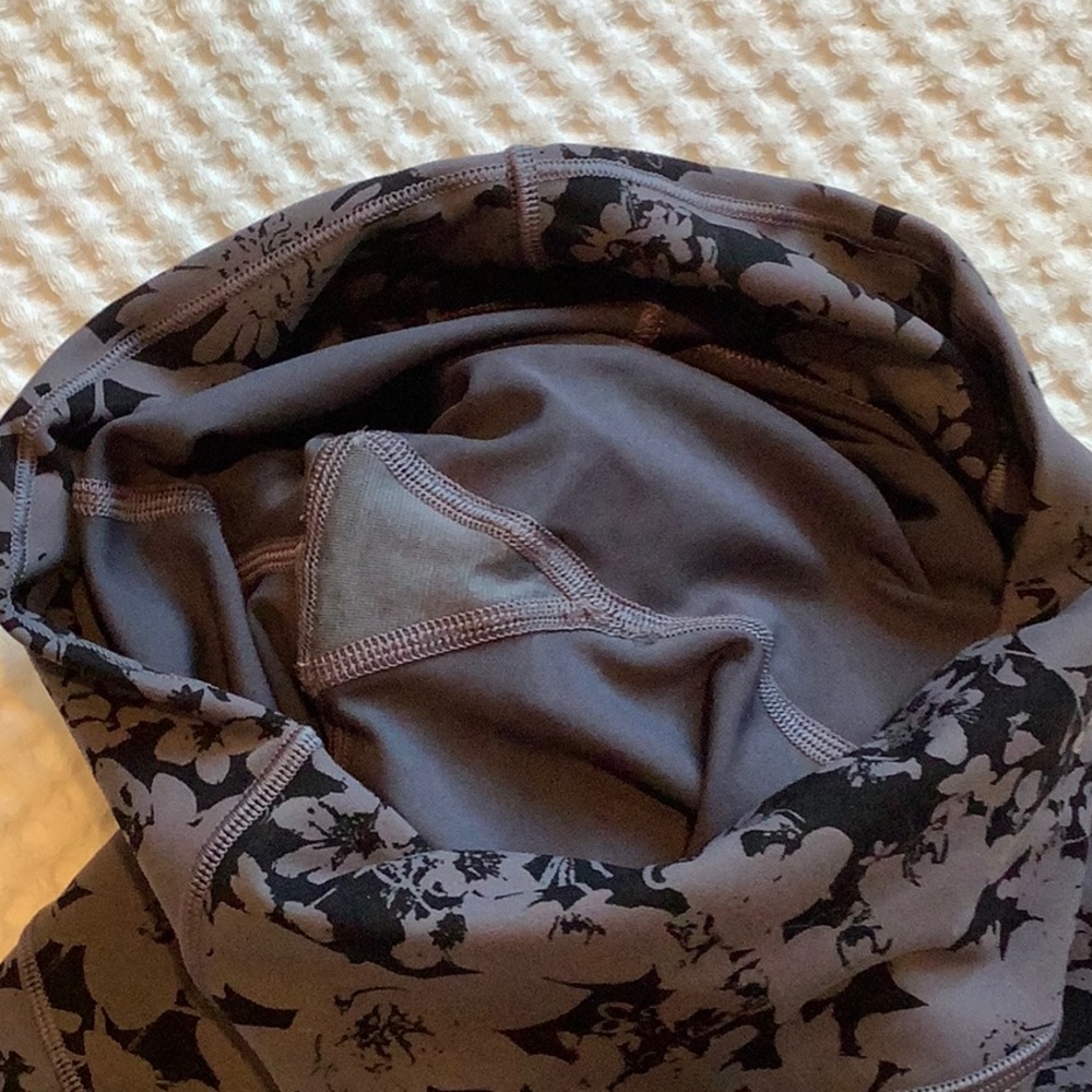 Lululemon In Movement Crops - Picture 10 of 11